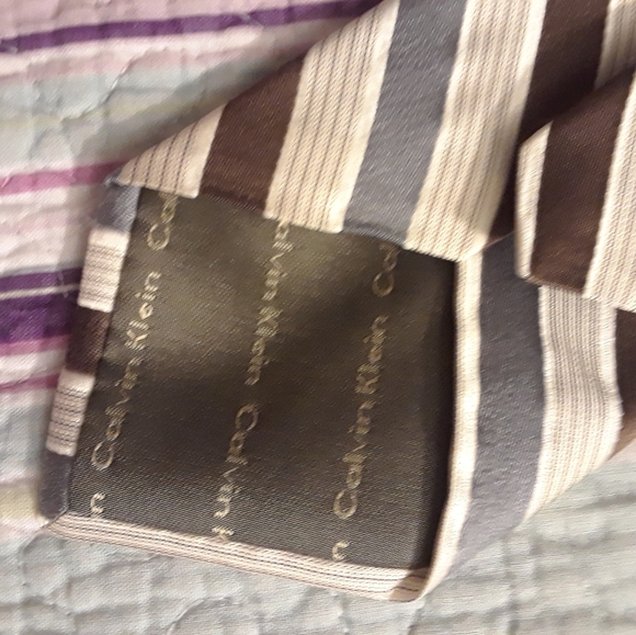Calvin Klein 100% silk silver and brown tie - Picture 3 of 12